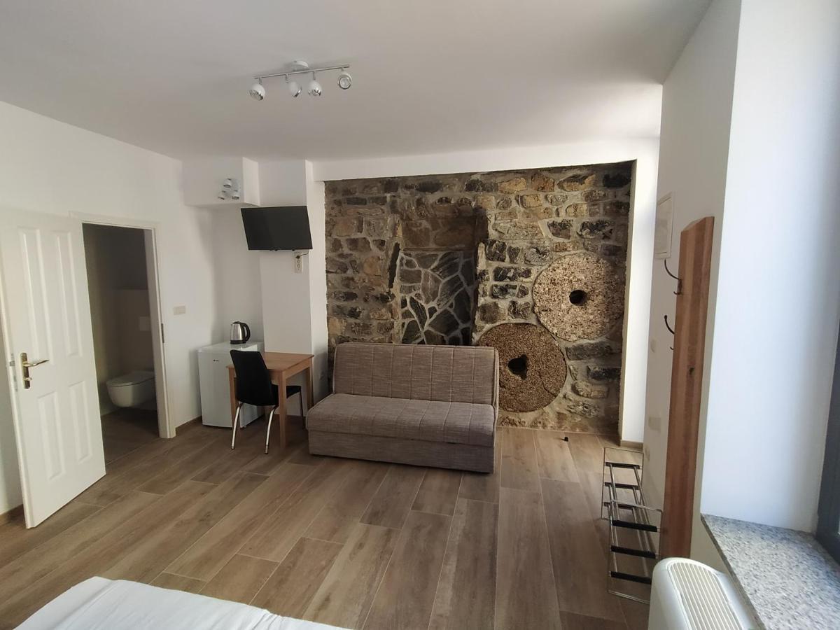 Apartmaji Maln Dolenjske Toplice Zewnętrze zdjęcie